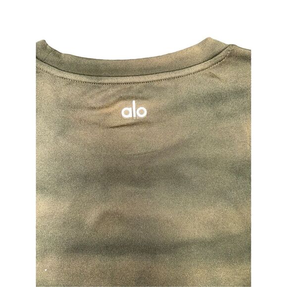 Alo Yoga Bleached Tee - Picture 3 of 4